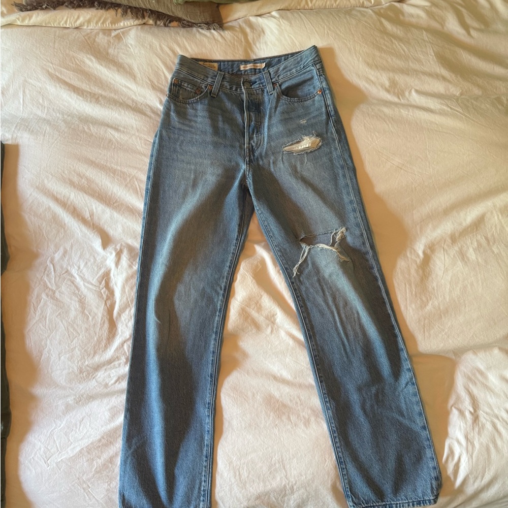 Levi’s Ribcage Straight Ankle Distressed Jeans